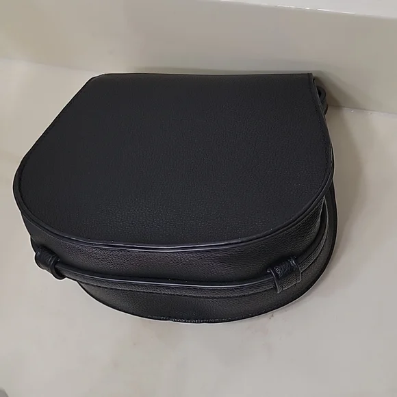 NWT Francesca's Women's Camilla Saddle Black Crossbody - Picture 7 of 7